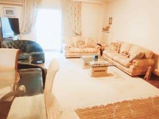 PHOTEINO ANETO SALONI ME THEA BOYNO KAI TZAKI