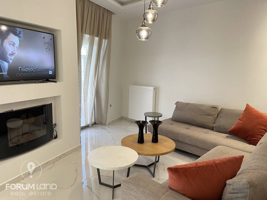 Forumland Real Estate, Σαλόνι με τζάκι