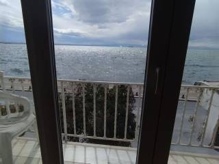 ANYPLACE MESITIKES YPERESIES