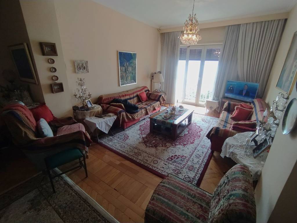 ANYPLACE MESITIKES YPERESIES