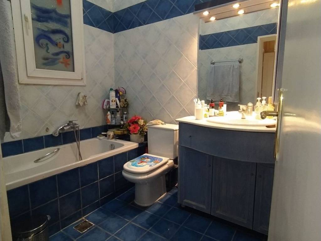 ANYPLACE MESITIKES YPERESIES