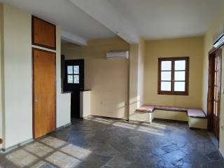 ENIAIOS CHOROS KATHISTIKO-TRAPEZARIA