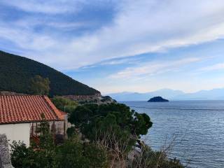 SE OMORPHE KAI ESYCHE PERIOCHE