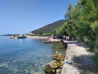 PARALIA STON AGIO SPYRIDONA