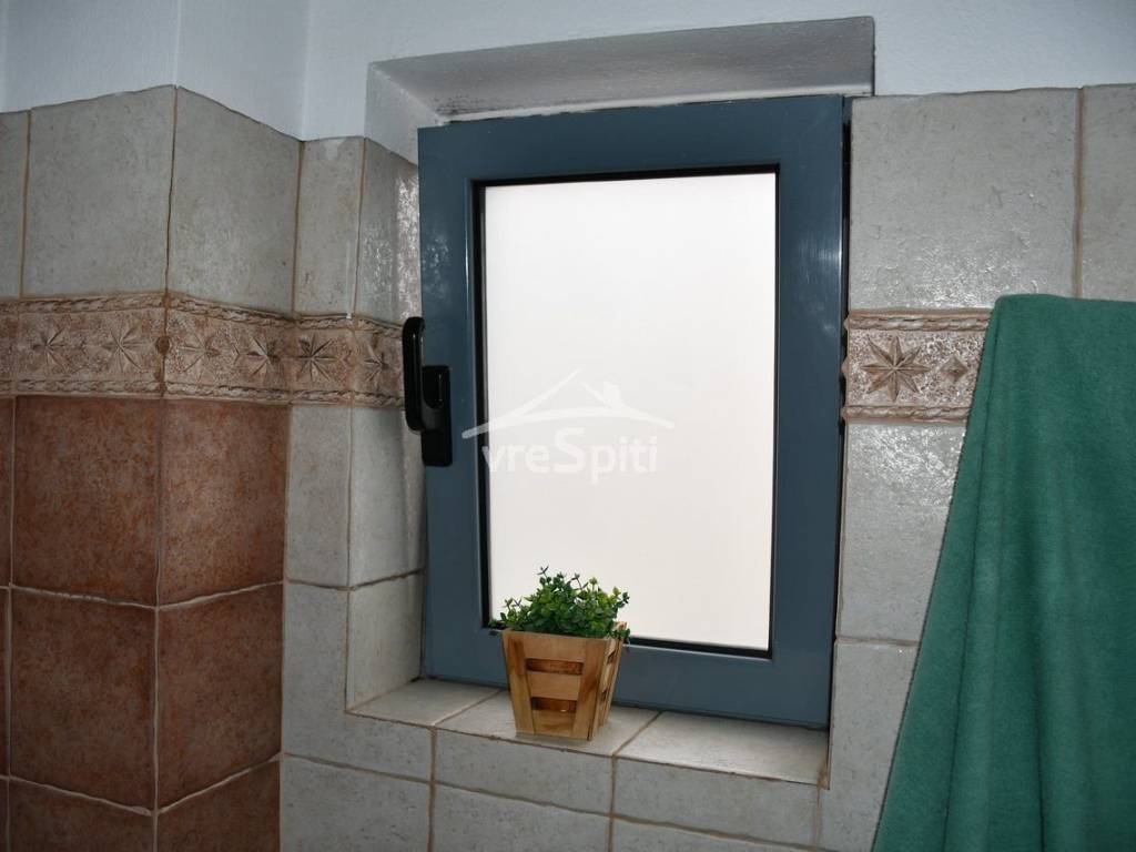 ΠΑΡΑΘΥΡΟ ΜΠΑΝΙΟΥ