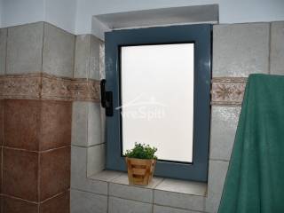 ΠΑΡΑΘΥΡΟ ΜΠΑΝΙΟΥ