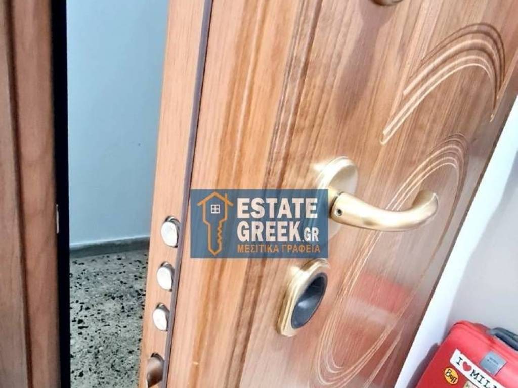 Ενοικιάζεται μερικώς ανακαινισμένη Γκαρσονιέρα 50τ.μ