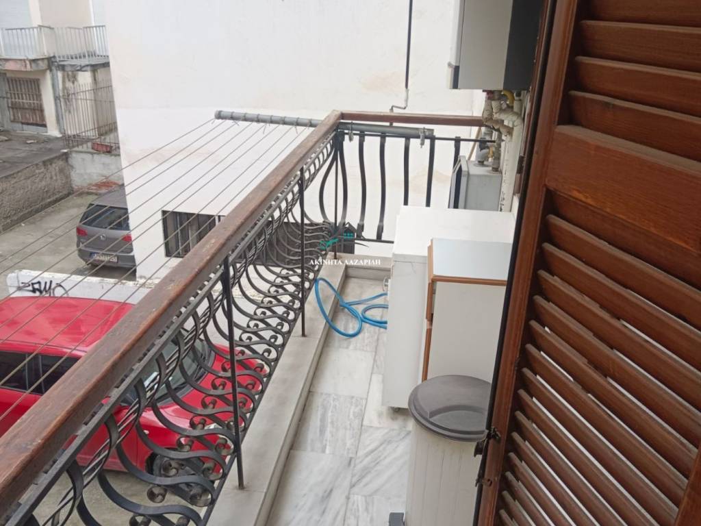 Οπίσθιο Μπαλκόνι