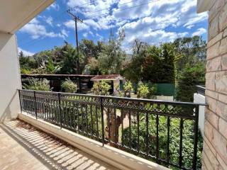 Μπαλκόνι υπνοδωματίο 2.Όλα τα δωμάτια έχουν  μπαλκόνι.