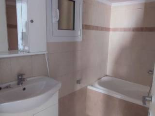 μπάνιο με παράθυρο