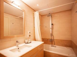 ANYPLACE MESITIKES YPERESIES