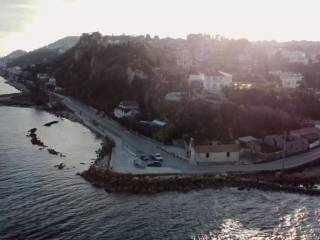 ANYPLACE MESITIKES YPERESIES