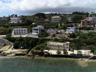 ANYPLACE MESITIKES YPERESIES