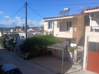 Kentrike Eisodos Parkin 2 Aytokineton me Stegastro