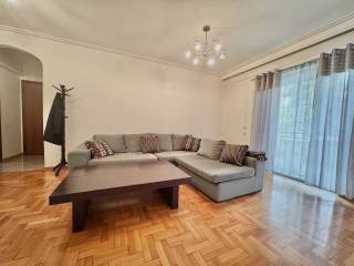 σαλόνι στη πρόσοψη