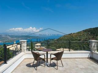 E thea sto Borra apo ton proto oropho