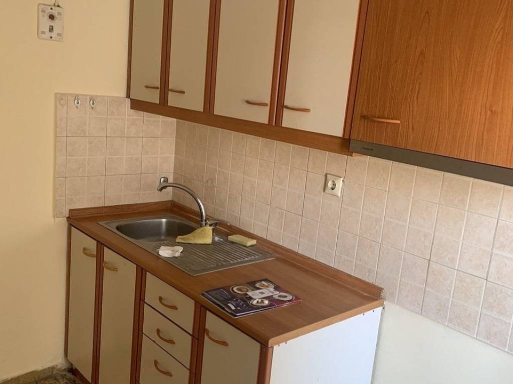 Κουζίνα από το μπαλκόνι