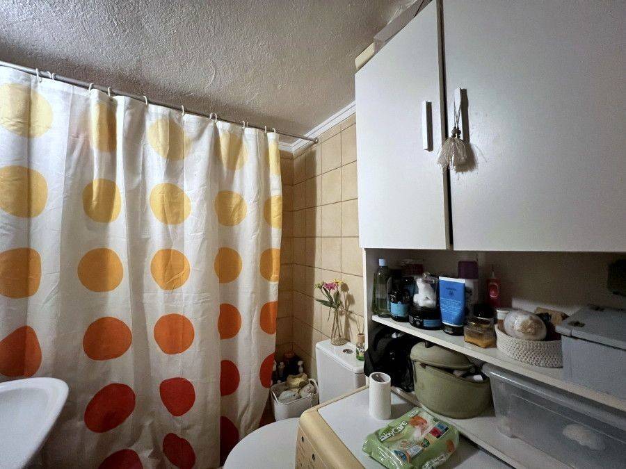 Μπάνιο στον όροφο (υπνοδωμάτια).