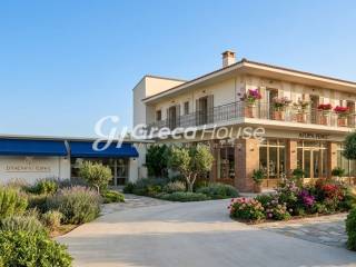 Επενδυτικό ακίνητο μικτής χρήσης στο Κάστρο Βοιωτίας