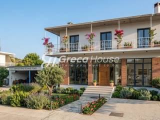 Επενδυτικό ακίνητο μικτής χρήσης στο Κάστρο Βοιωτίας