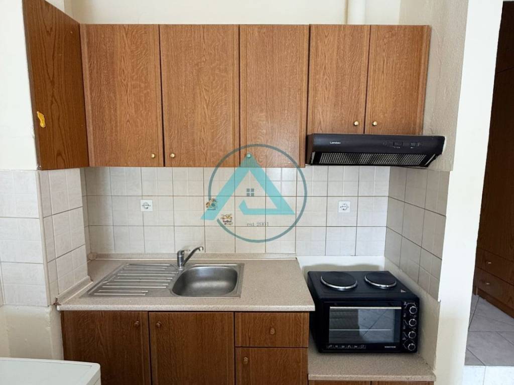 3 Studio Επιπλωμένο