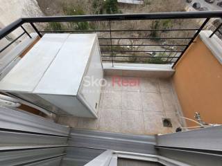 ΜΙΚΡΟ ΜΠΑΛΚΟΝΙ