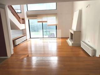 GROUND'S FLOOR LIVING FROOM