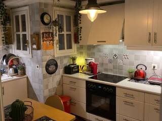 Ανακαινισμένη και πλήρως εξοπλισμένη κουζίνα