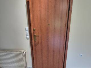 ΠΟΡΤΑ ΕΙΣΟΔΟΥ