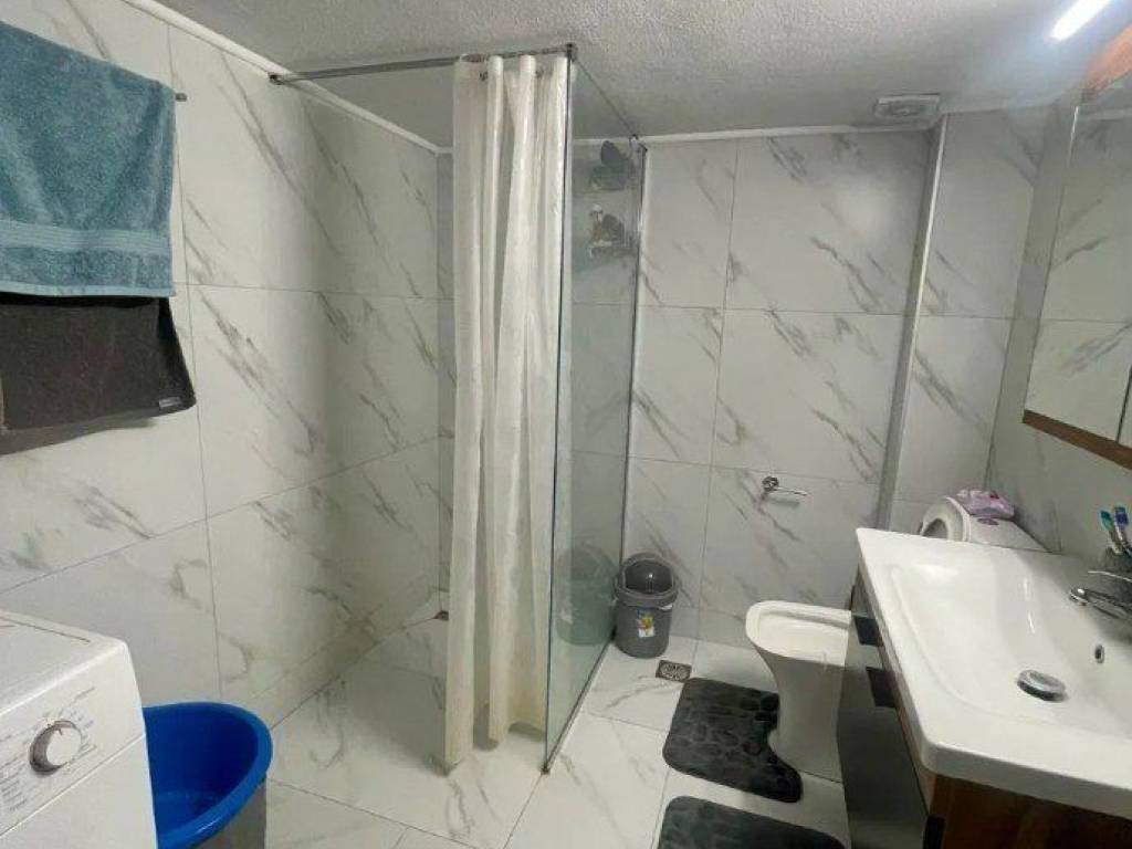 Forumland Real Estate, Μπάνιο