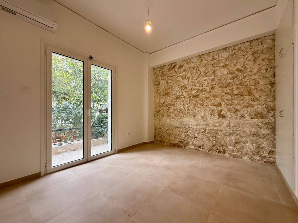 close_to_train_station_residential_studio_for_rent