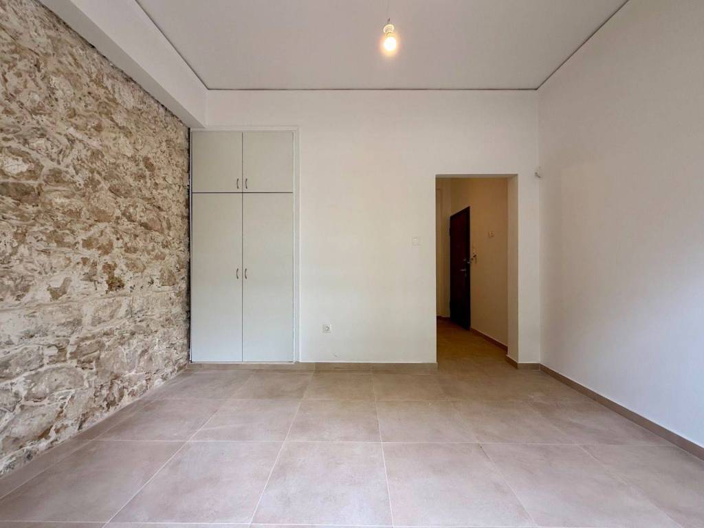close_to_train_station_residential_studio_for_rent