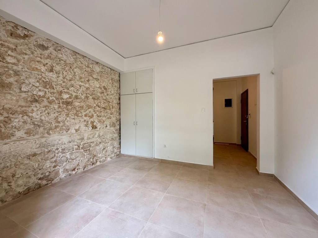 close_to_train_station_residential_studio_for_rent