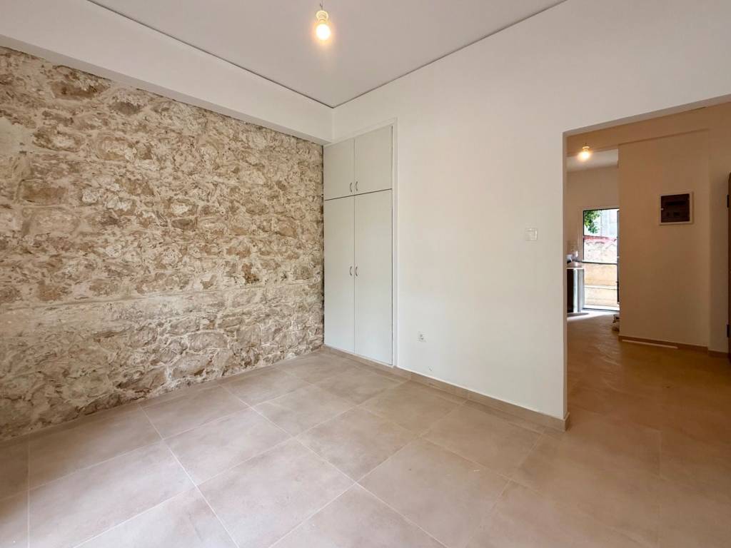 close_to_train_station_residential_studio_for_rent