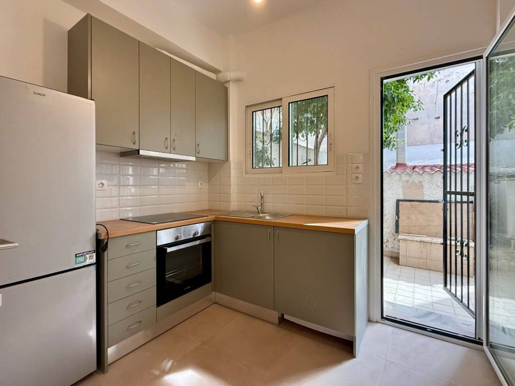 close_to_train_station_residential_studio_for_rent