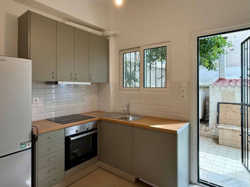 close_to_train_station_residential_studio_for_rent