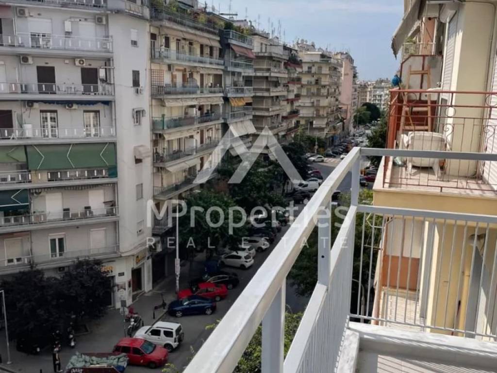 Θέα από μπαλκόνι