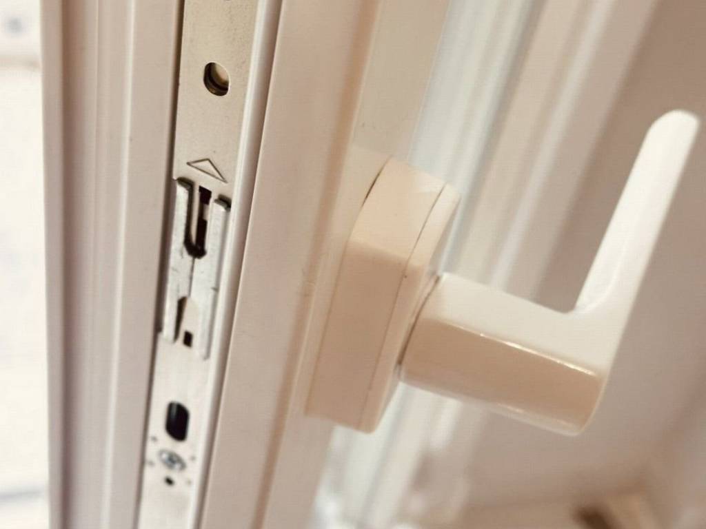 Forumland Real Estate, Κουφώματα