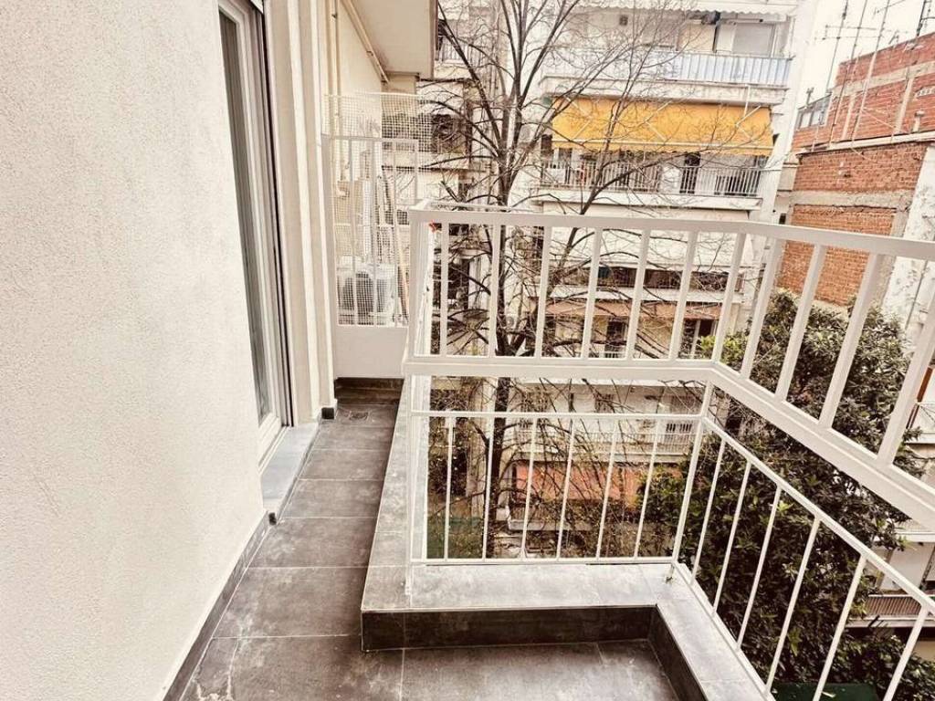 Forumland Real Estate, Βεράντες