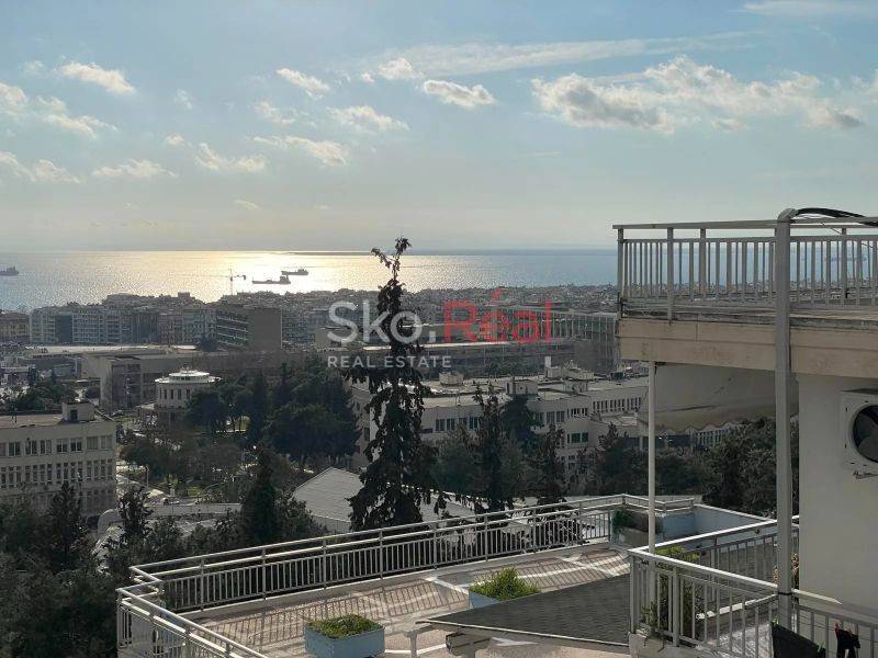 Θέα από μπαλκόνι