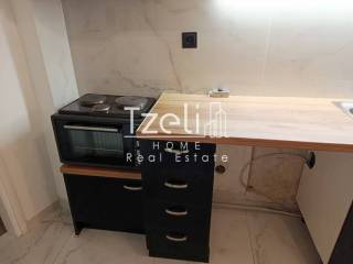 Κωδικός Ακινήτου: #11105  Στην Καλλιθέα, στην περιοχή Χαροκόπου, διατίθεται προς ενοικίαση ένα εντυπωσιακό, νεόδμητο και πλήρως επιπλωμένο διαμέρισμα 121 τ.μ., στον 2ο όροφο σύγχρονης πολυκατοικίας με ασανσέρ. Το ακίνητο, κατασκευής 2023, ξεχωρίζει γ