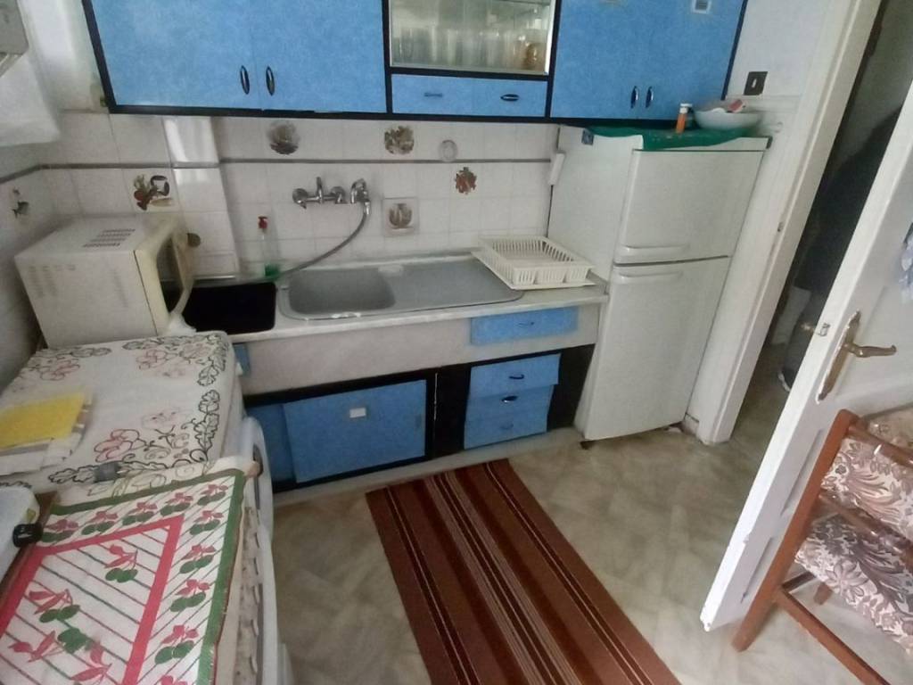 ΧΩΡΙΣΤΗ ΚΟΥΖΙΝΑ