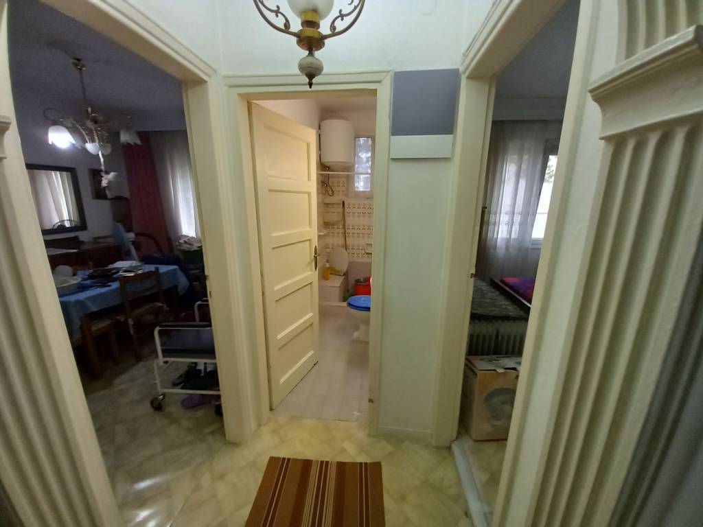 ARISTERA KAI DEXIA TOY MPANIOY TA YPNODOMATIA