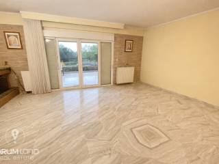 Forumland Real Estate, Σαλόνι με τζάκι