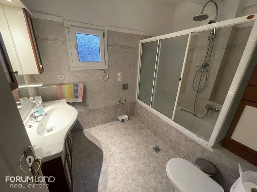 Forumland Real Estate, Μπάνιο