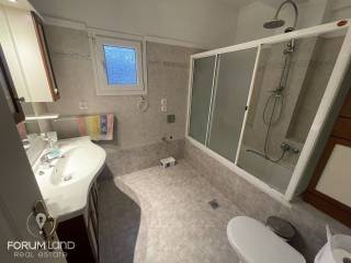 Forumland Real Estate, Μπάνιο