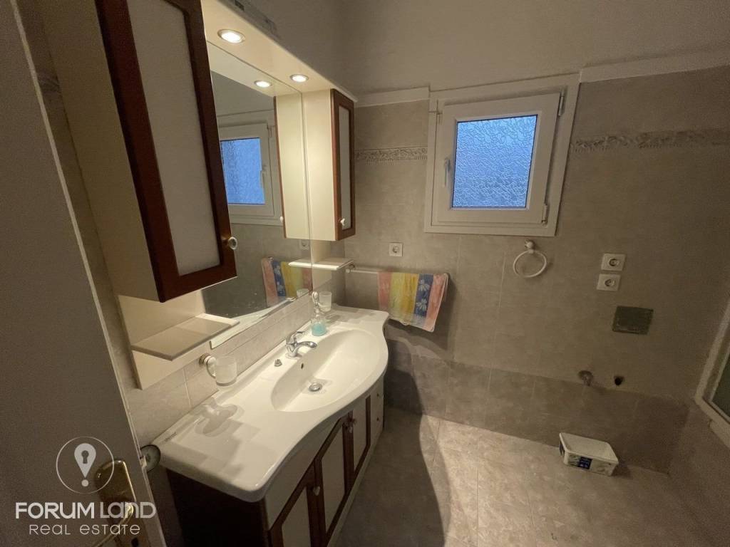 Forumland Real Estate, Μπάνιο