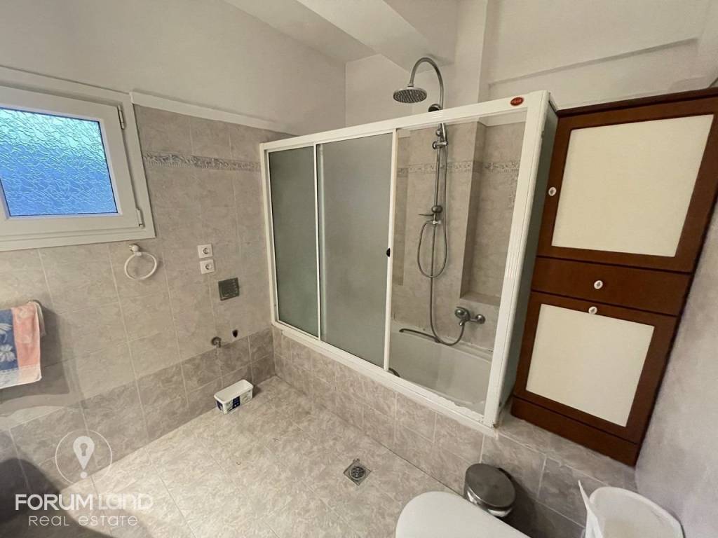 Forumland Real Estate, Μπάνιο