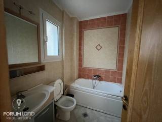 Forumland Real Estate, Μπάνιο