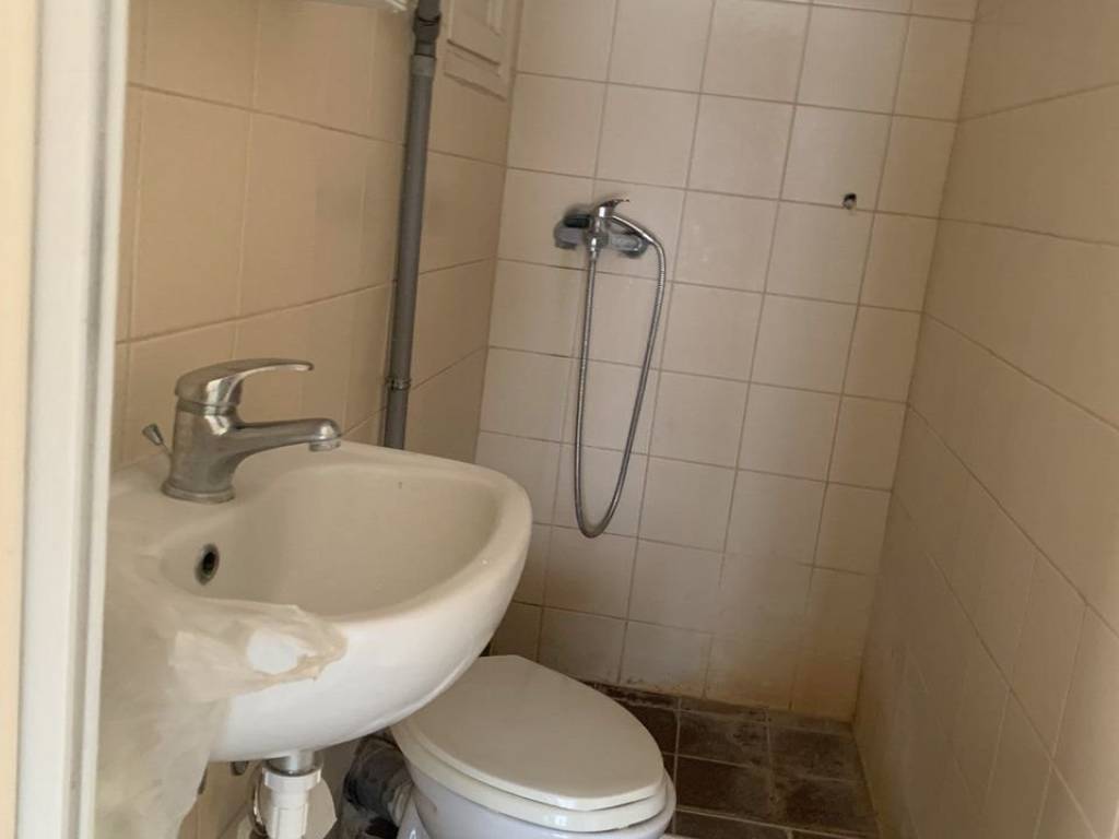 Λουτρο ντουζιερα οαραθυρο